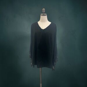 *NWOT* Black V-Neck Lace-Trim Tunic Top